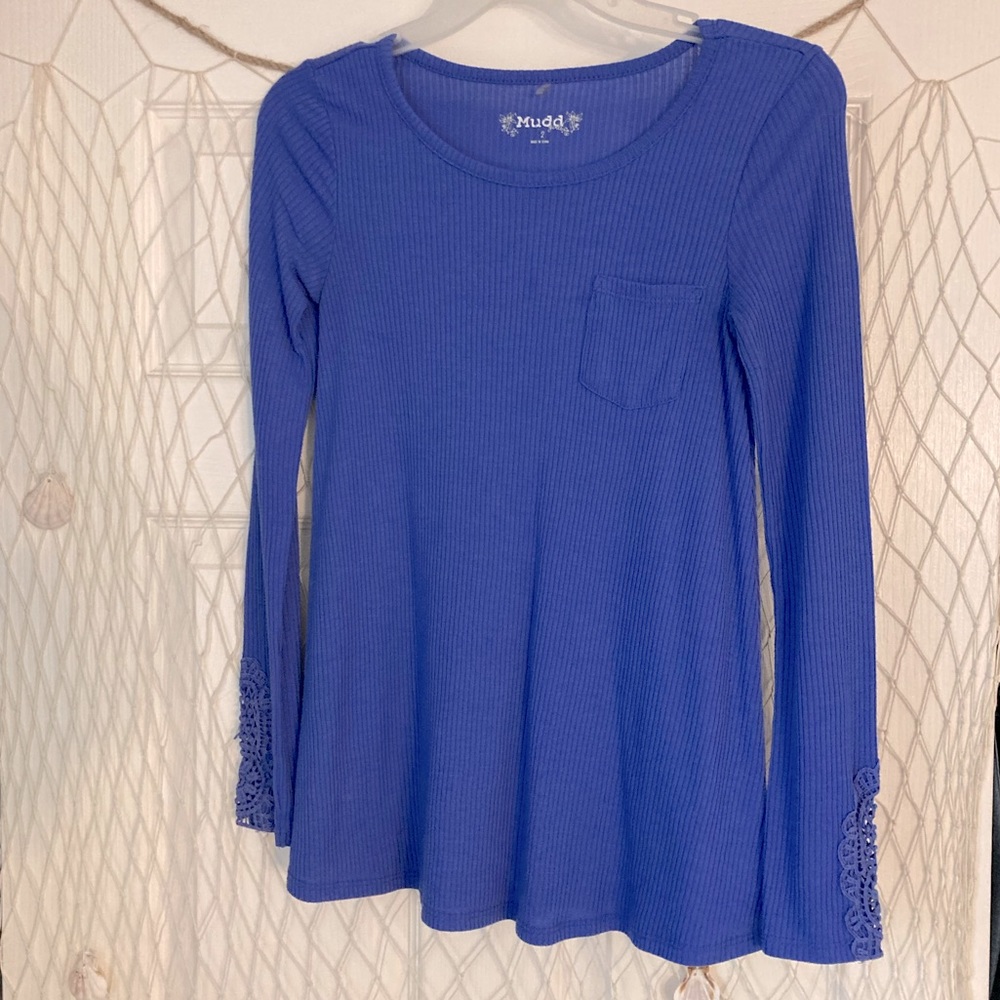 Cute long sleeves tee